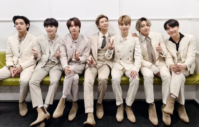 number   成员清水依与吏创作的抒情歌曲,并由 bts 防弹少年团成员柾