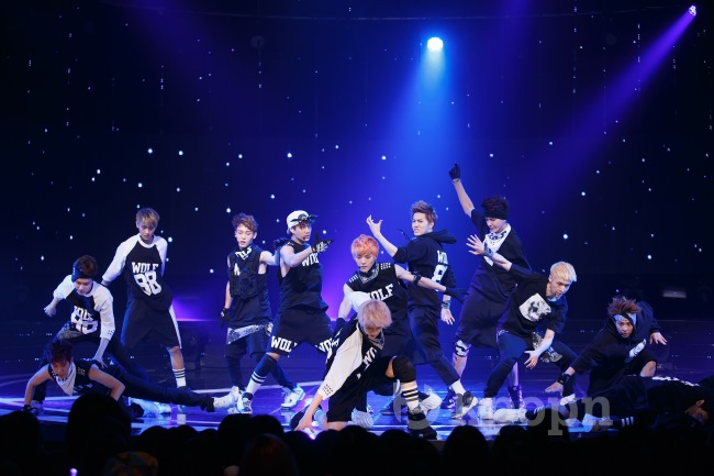 exo 人气歌谣 gb 舞台