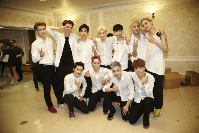 exo 本周11人上节目宣传