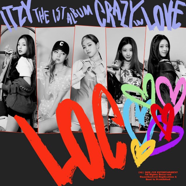 ITZY 首張正規專輯《CRAZY IN LOVE》封面