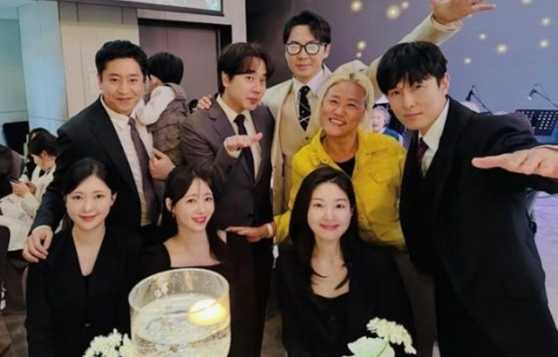 這是神話Eric？幸福肥到認不出！抱兒子現身李玟雨婚禮