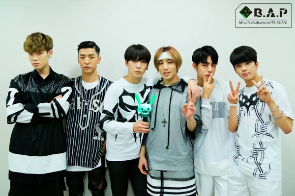B.A.P-and-new-lightstick