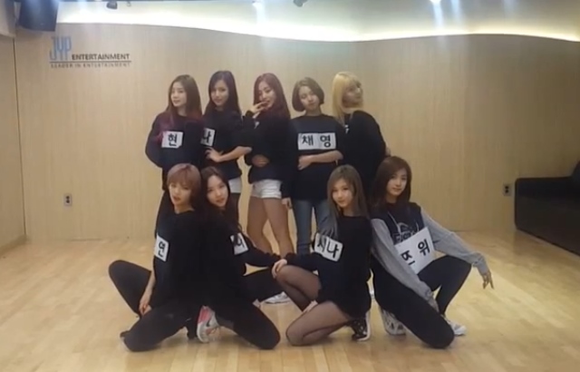 20151101_TWICE-2