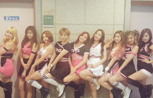 20151130-twice-2-thumb