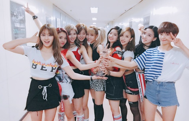 160621twicethumb