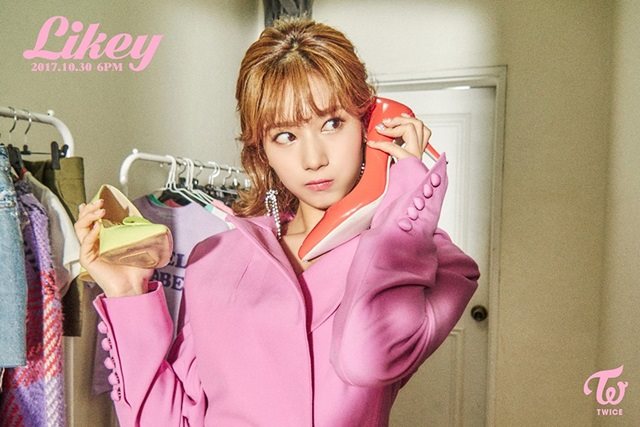 SANA《Likey》概念照