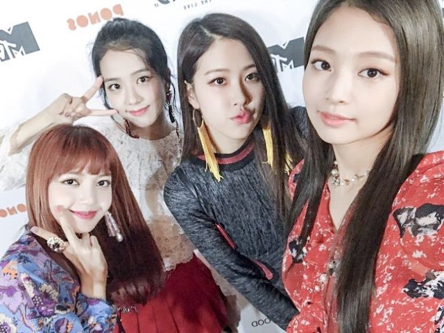 BLACKPINK 