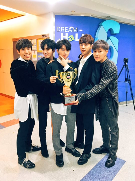 INFINITE《Show Champion》一位