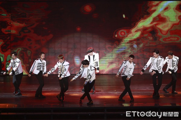EXO 台灣演唱會第一天