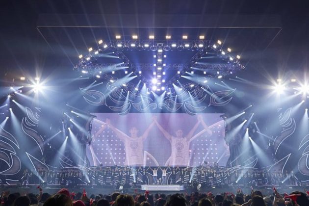 東方神起《東方神起 LIVE TOUR ~Begin Again ~Special Edition in NISSAN STADIUM》演唱會