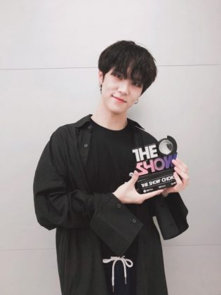 金東漢《THE SHOW》一位