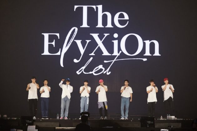 EXO《EXO PLANET #4 - The EℓyXiOn dot -》現場照