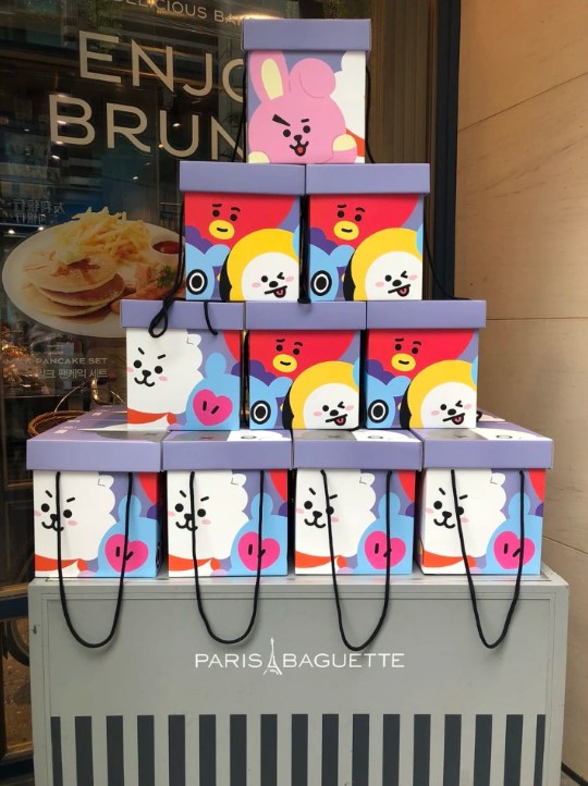 BT21、巴黎貝甜