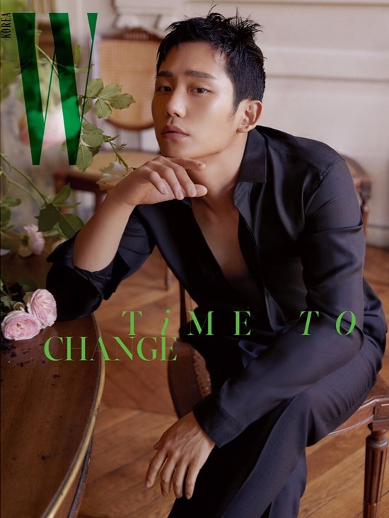 丁海寅《W Korea》封面畫報