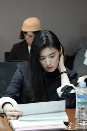 鄭恩彩《客 the guest》劇本練習