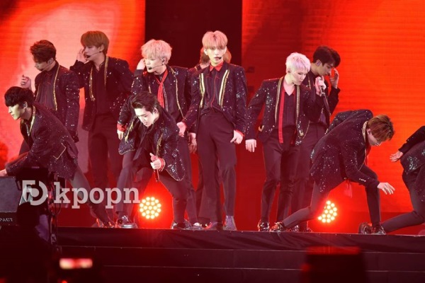 SEVENTEEN 香港演唱會