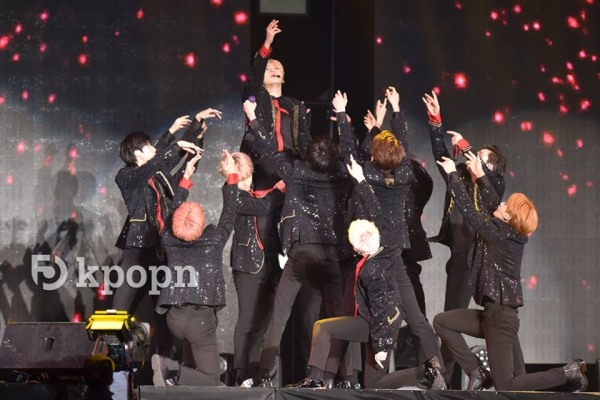 SEVENTEEN 香港演唱會