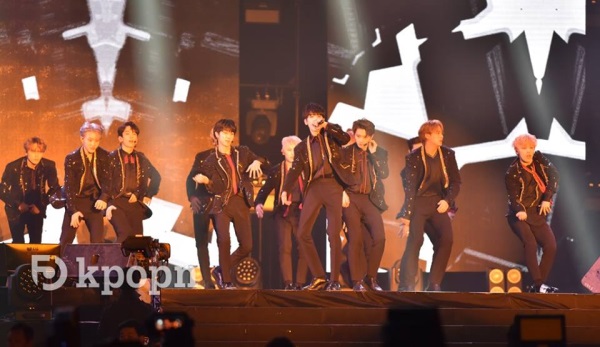 SEVENTEEN 香港演唱會
