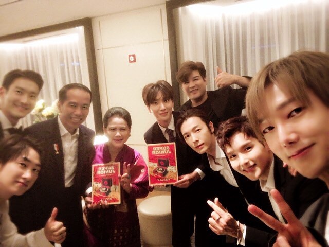 Super Junior 與印尼總統伉儷合照
