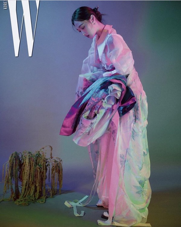 Sulli《W Korea》十月號