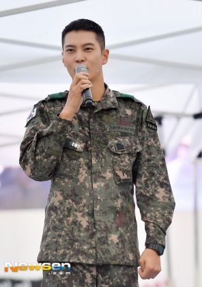 周元《第16屆韓國陸軍慶典》