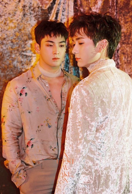 Baekho、Aron