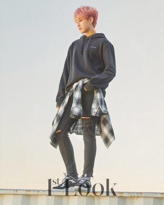 SEVENTEEN《1st Look》