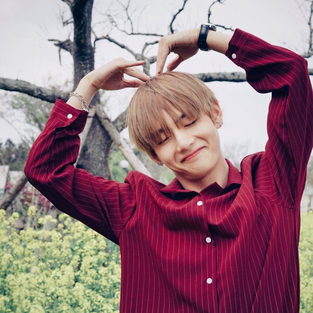 V