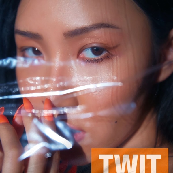 MAMAMOO 華莎《twit》封面