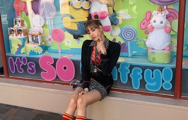BLACKPINK Lisa (縮圖)