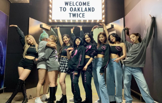 縮圖 / TWICE