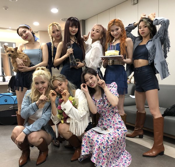 Twice 12日 音銀 奪冠 達成 音樂節目100勝 成就 Kpopn Twice 12日 音銀 奪冠 達成 音樂節目100勝 成就 Kpopn