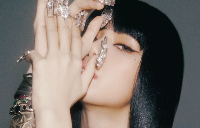 縮圖 / LISA 首張個人單曲《LALISA》概念照