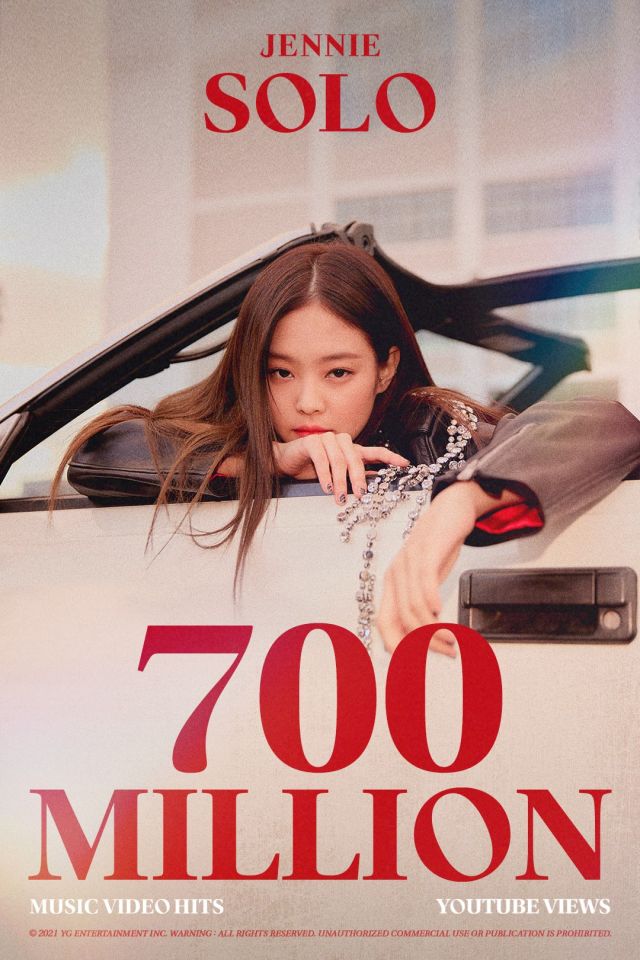 JENNIE《SOLO》觀看七億海報