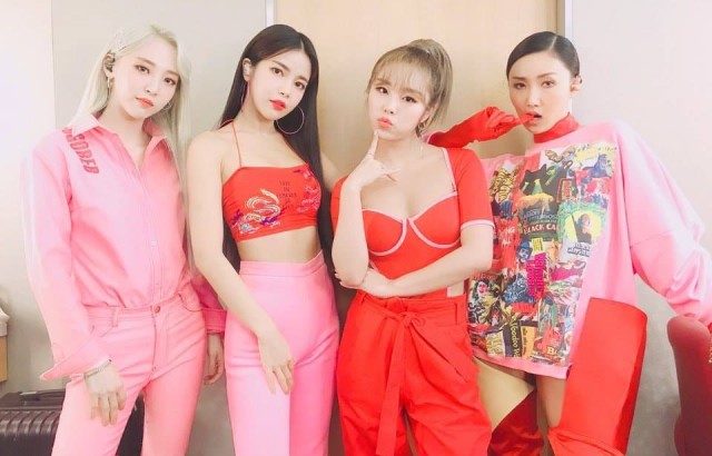 Cover art for Gogobebe - MAMAMOO Performance Video