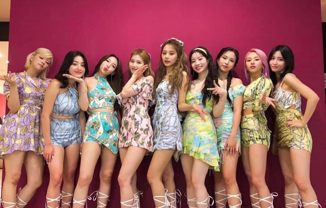 TWICE 縮圖