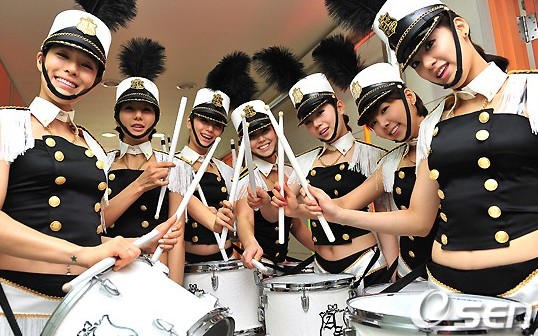 After School 4月3日的 Bang 新造型