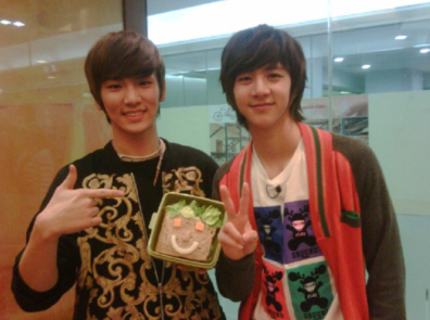 Key 送 Thunder 的三明治 Key and Thunder