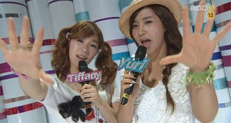 少女時代 Tiffany 和 Yuri
