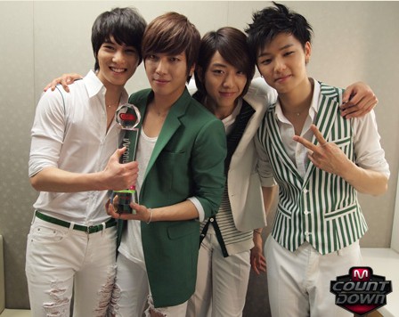 CNBlue MCountdown 01