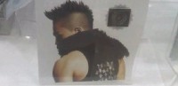 YB