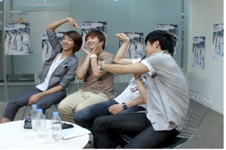 20100714_cnblue_1-460x306