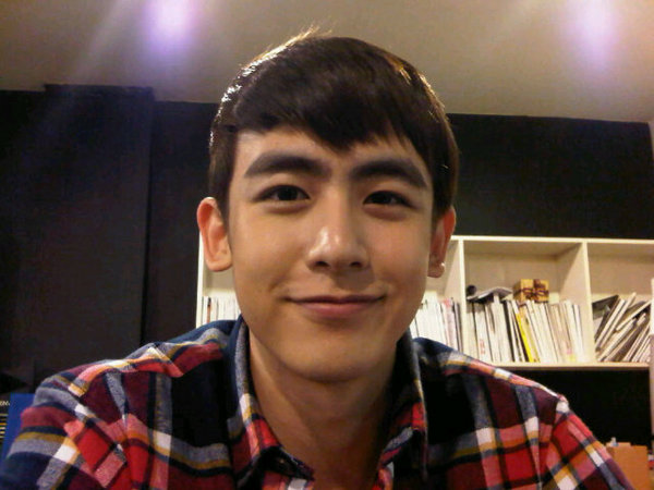 Nichkhun twitter