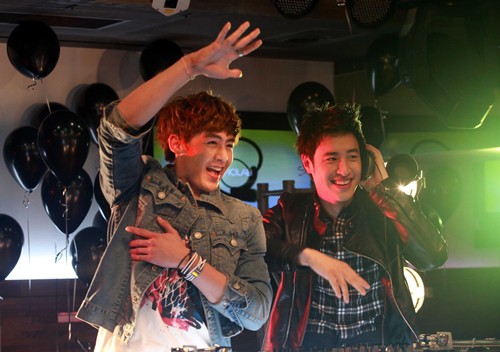 Nichkhun & Wilber Pan_2