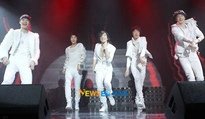 2011 CUBE STARS PARTY1