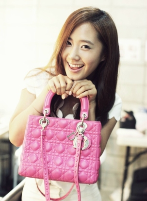 YURI-Cosmopolitan