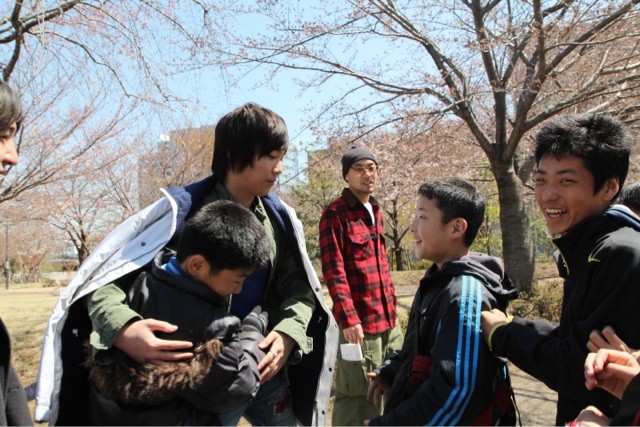 洪基在日本是孩子王