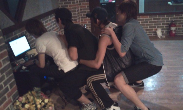 B1A4 twitter