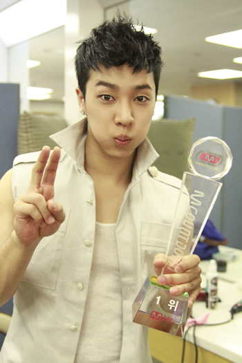 BEAST 起光 BEAST 起光