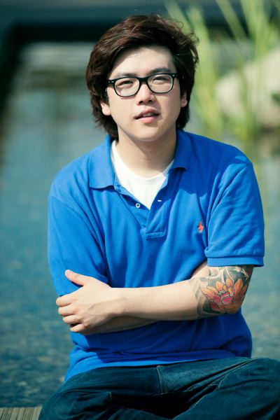 Standing Egg-Han Kyul
